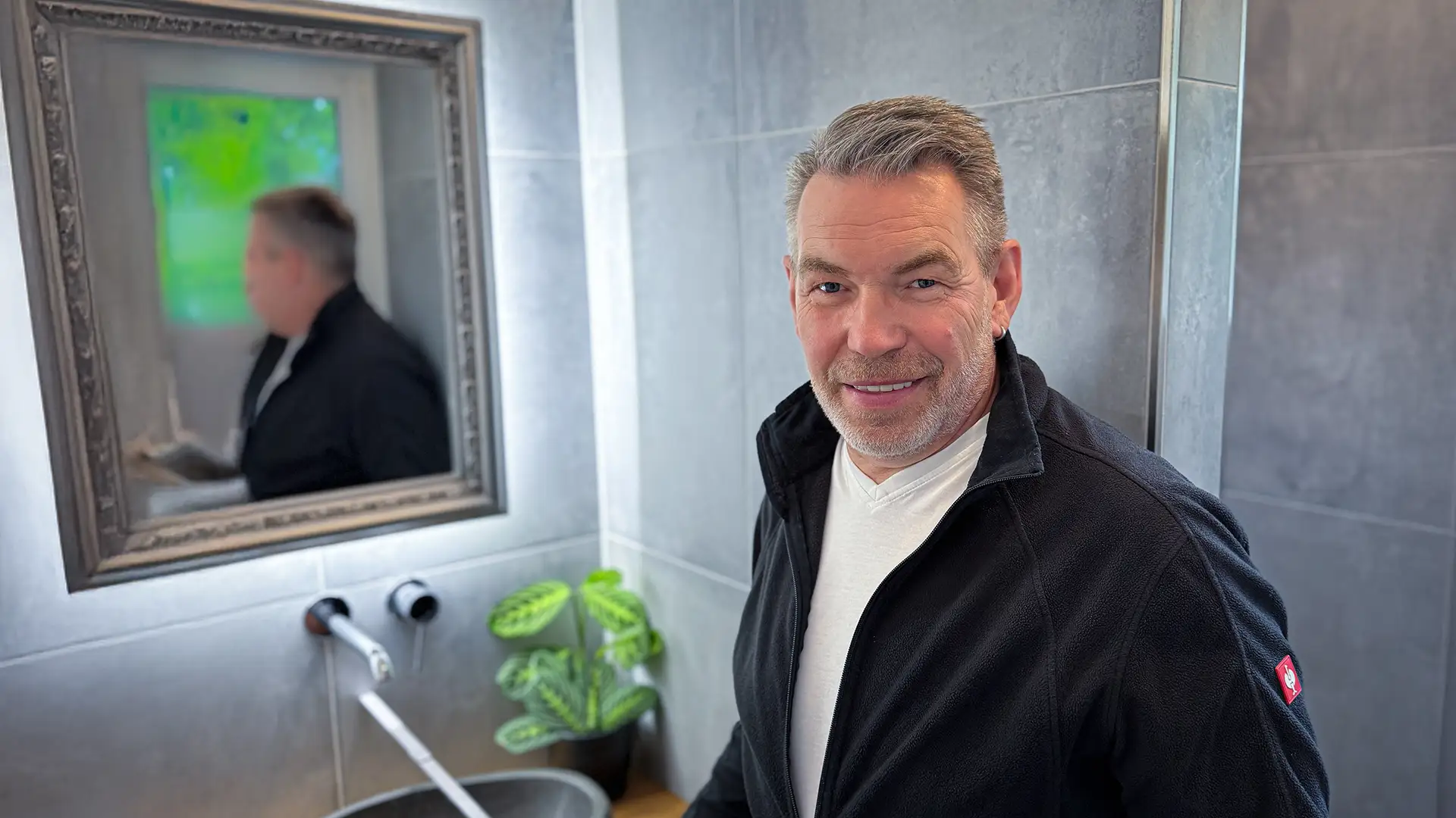 Fliesenleger Udo Hübner für Badezimmerfliesen im Raum Bremen bis Hamburg